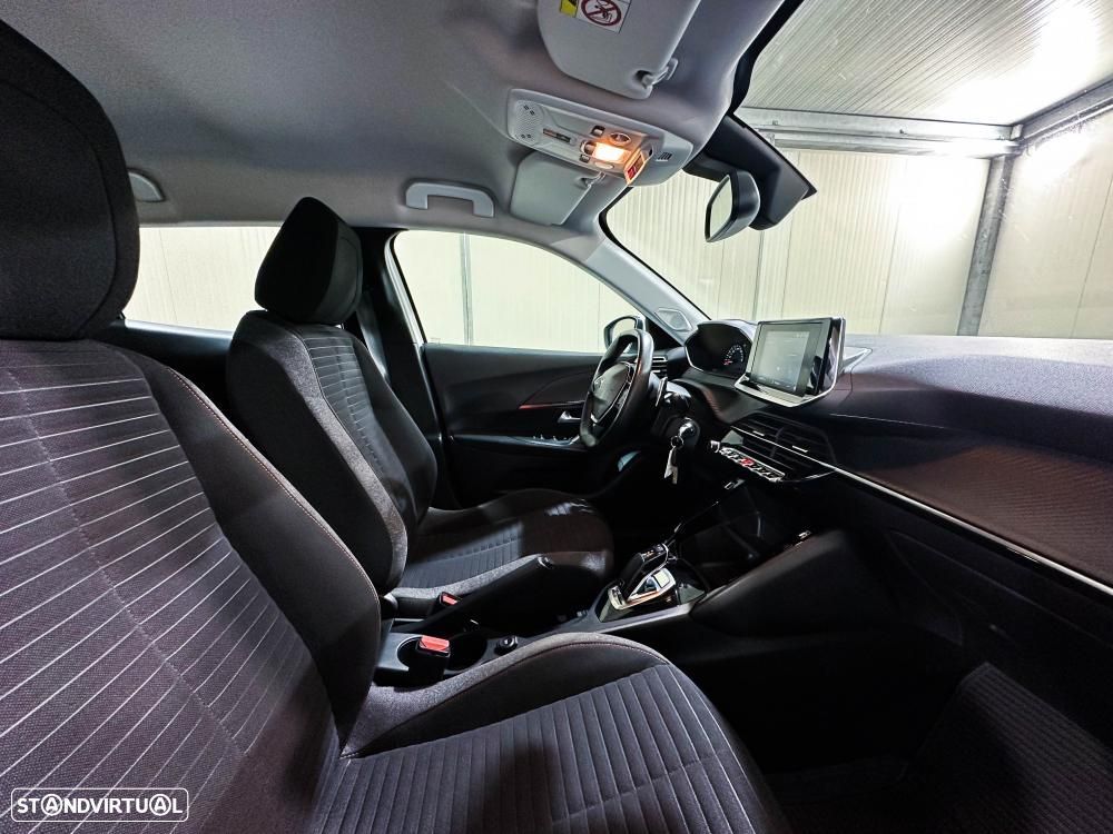Peugeot 2008 1.2 PureTech Allure EAT8 - 19