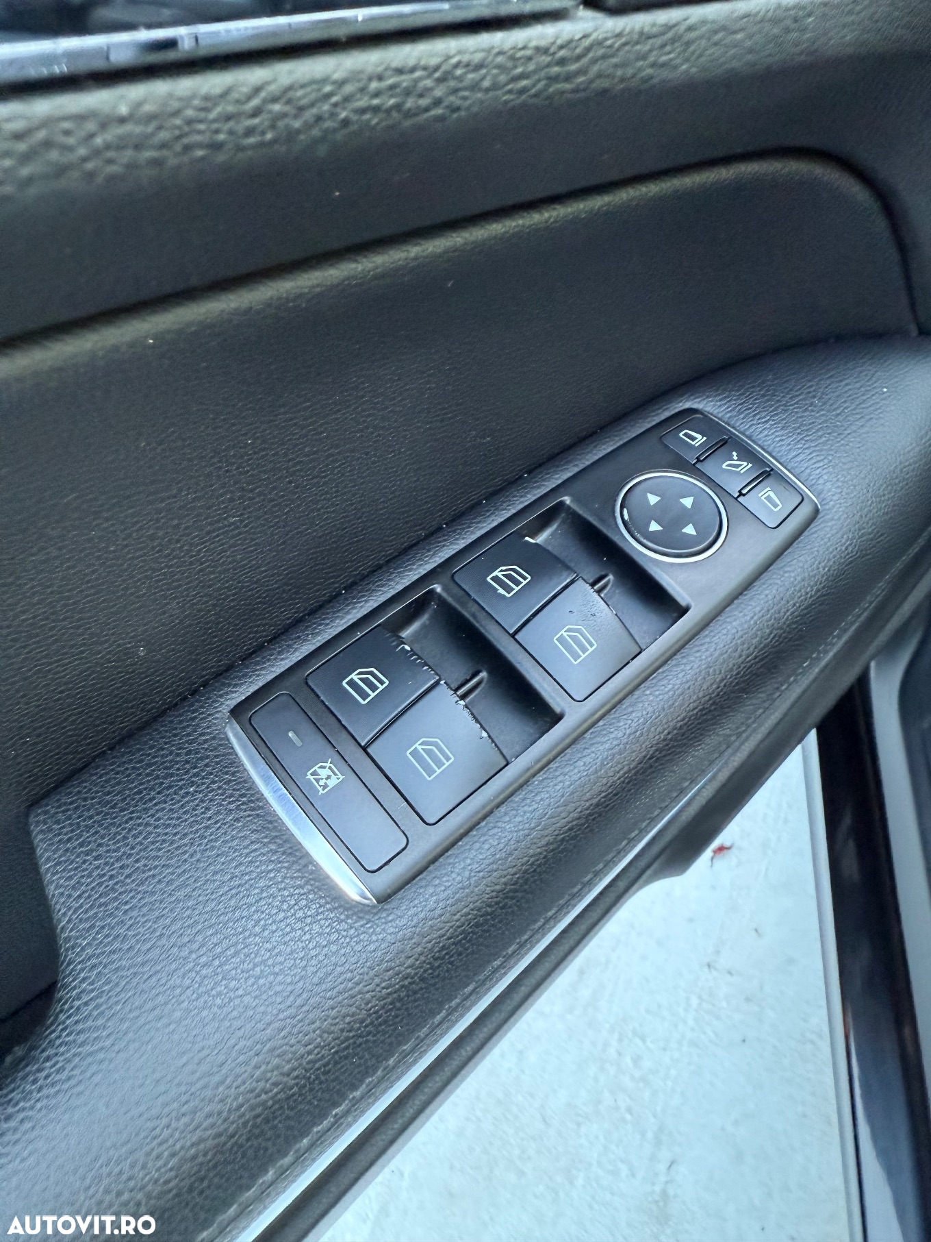 Mercedes-Benz E 220 CDI Coupe 7G-TRONIC - 39