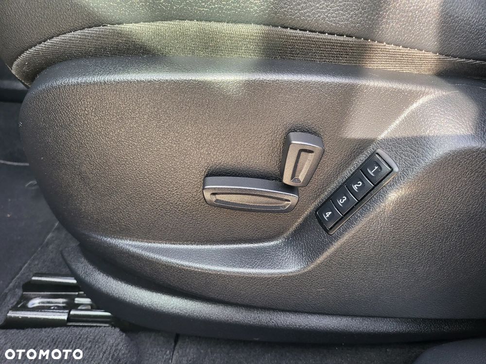 Ford S-Max 2.0 TDCi DPF Titanium X - 30