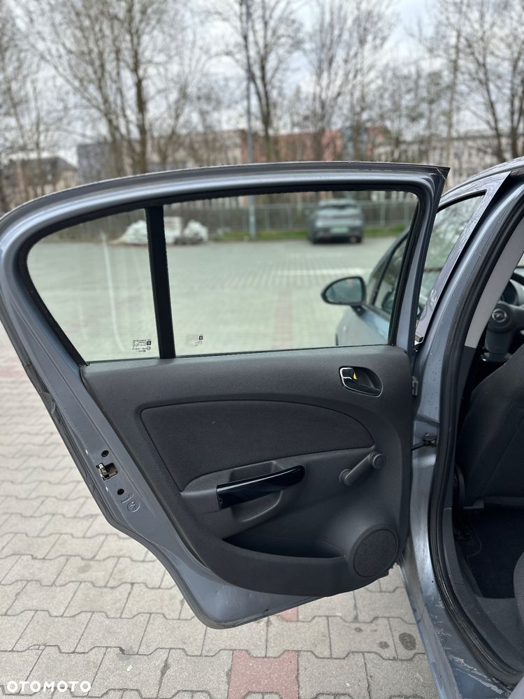 Opel Corsa 1.2 16V Enjoy - 12