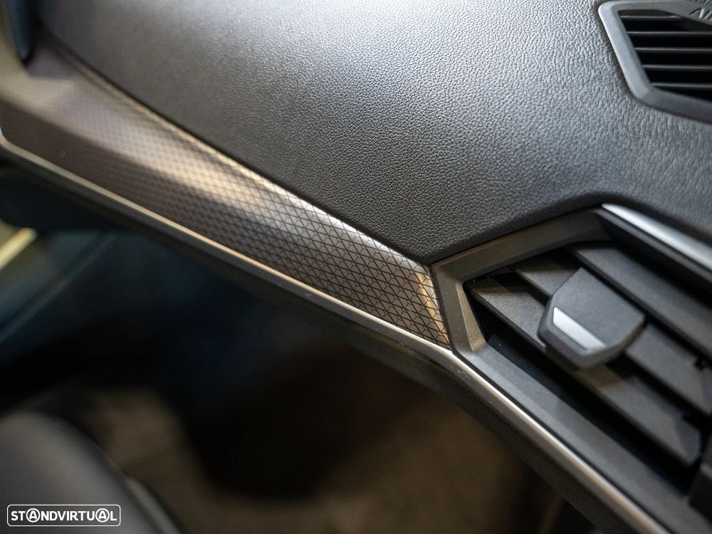 BMW 330 e Pack Desportivo M Pro Auto - 19