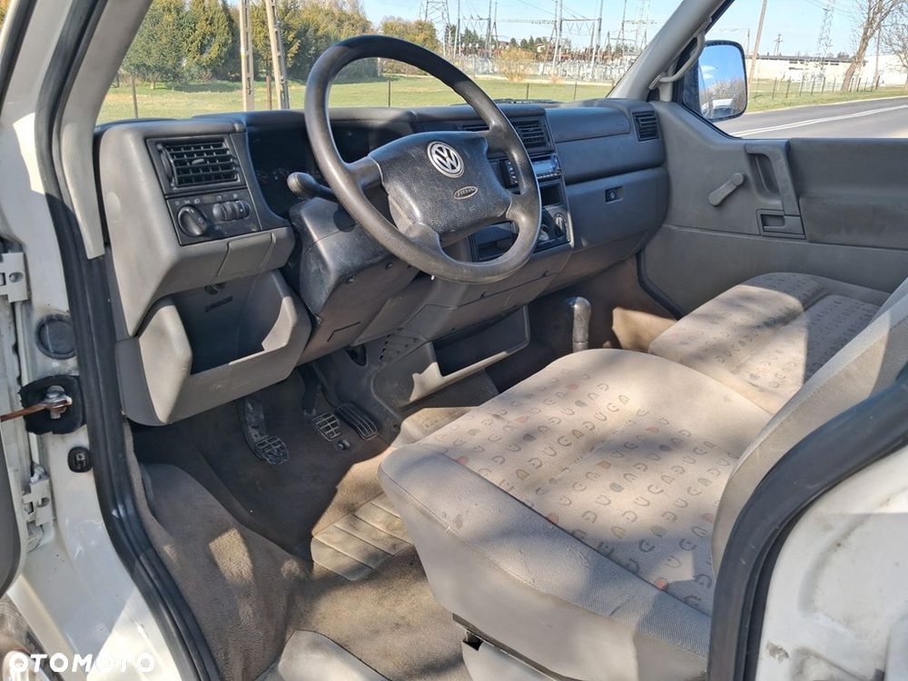 Volkswagen Caravelle Basis / CL - 8