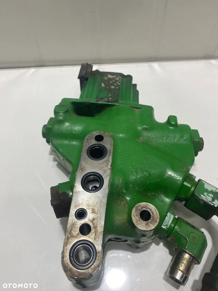 ZAWÓR PODNOŚNIKA JOHN DEERE AL232501, AL173272, AL179189, AL205521 - 2