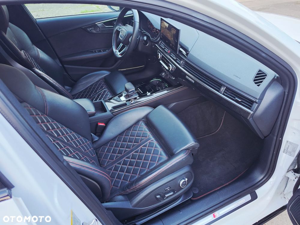Audi A4 Avant 45 TFSI quattro S tronic S line - 15
