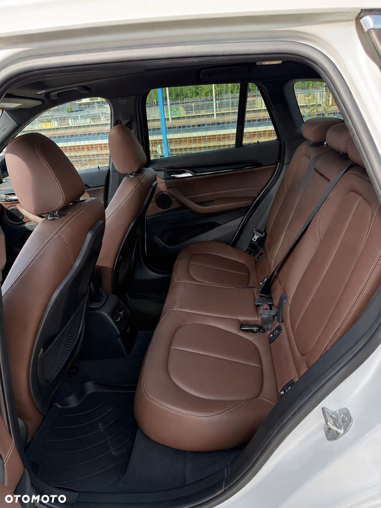 BMW X1 xDrive25i Sport Line - 7