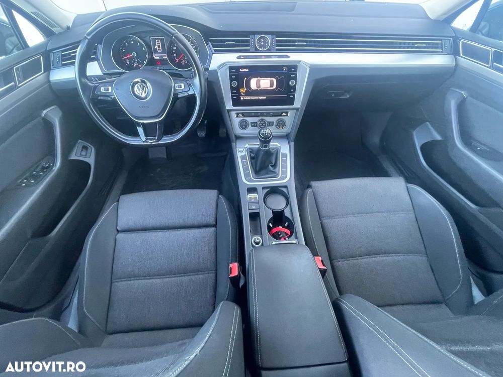 Volkswagen Passat - 10