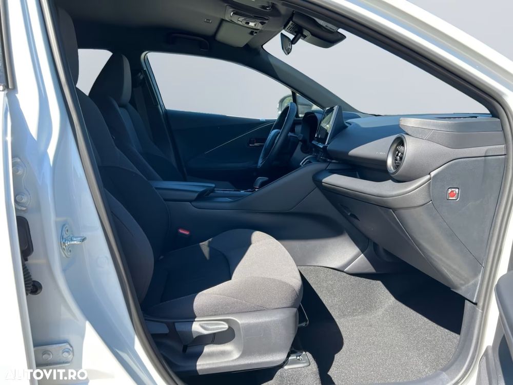 Toyota C-HR 1.8 Hybrid Team Deutschland - 11