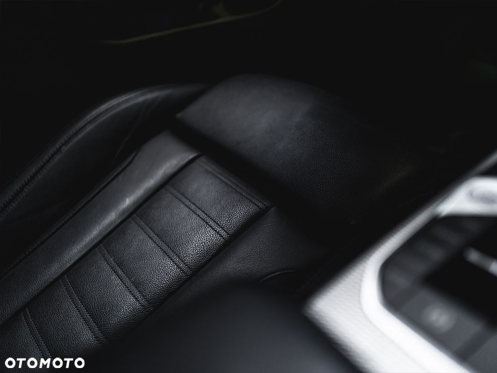 BMW Seria 3 320d xDrive M Sport sport - 7
