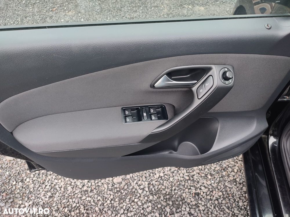 Volkswagen Polo - 12