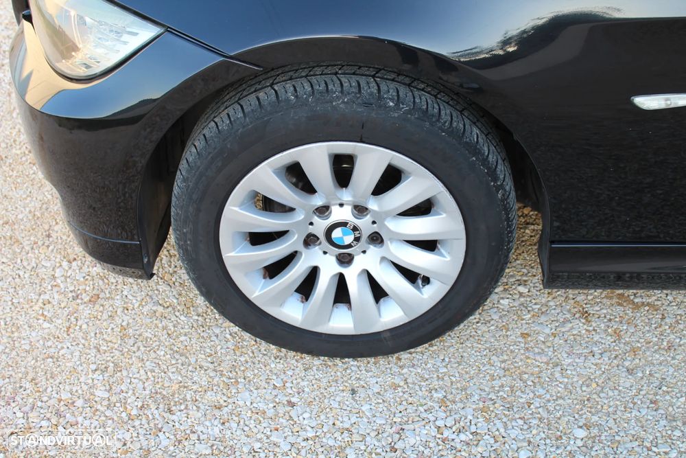 BMW 318 d Dynamic - 17