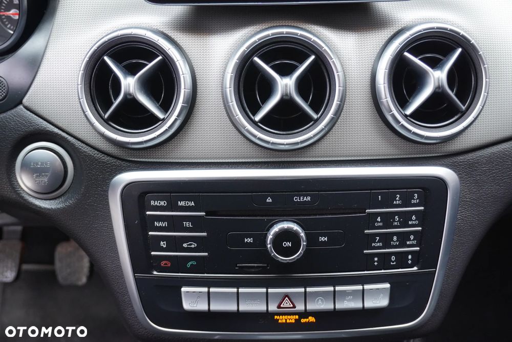 Mercedes-Benz CLA 200 Peak Edition - 23