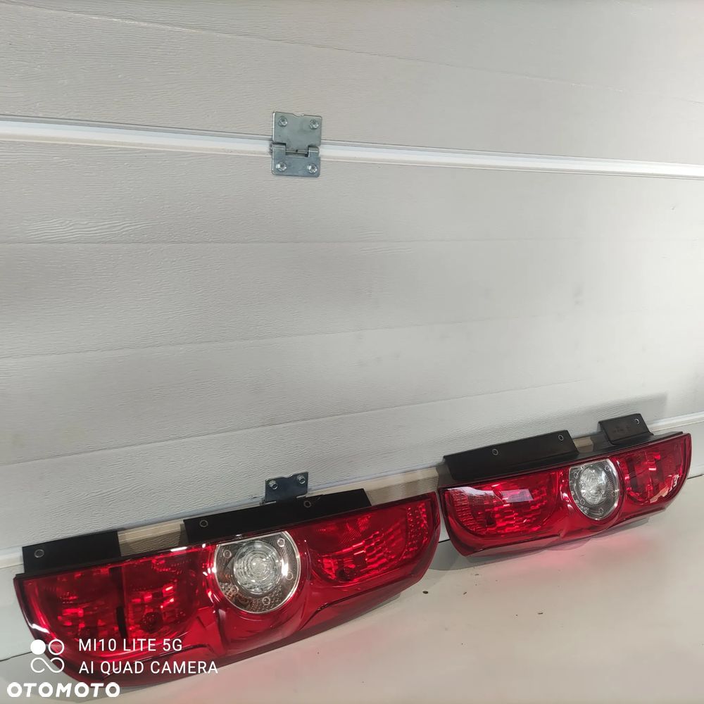 Fiat DOBLO 2010- lampa tył kompletna - 1