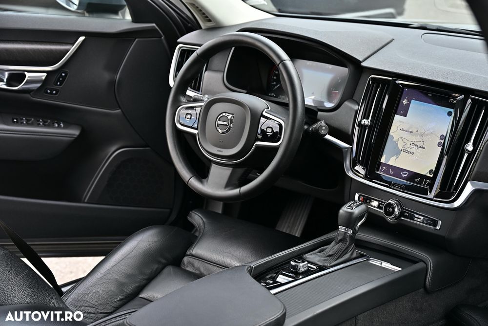 Volvo V90 D4 AWD PRO - 36