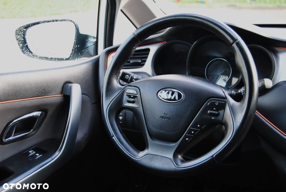 Kia Ceed 1.6 CRDi SW Spirit - 10