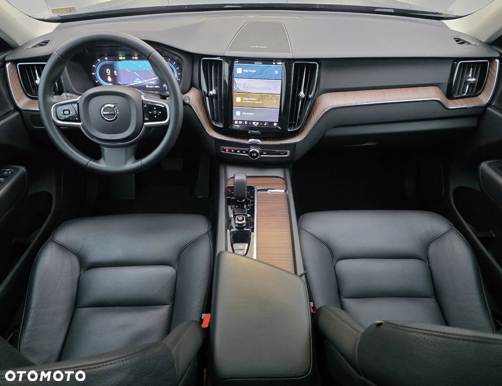 Volvo XC 60 B5 B AWD Plus Bright - 9