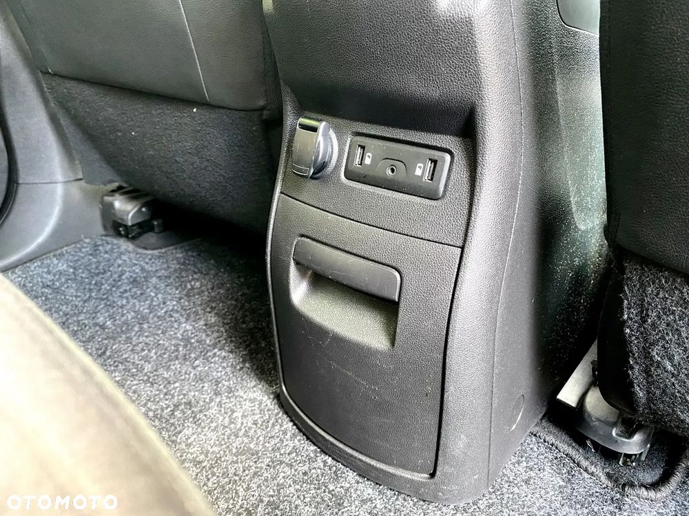 Renault Grand Scenic - 28