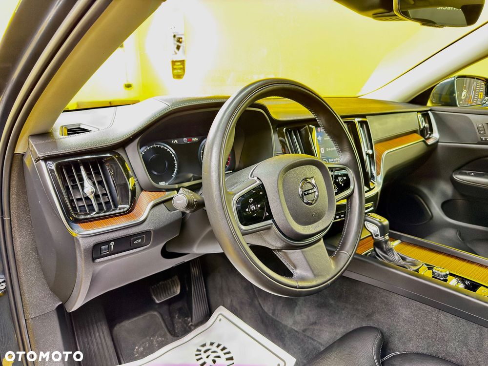 Volvo V60 Cross Country T5 AWD Geartronic - 18