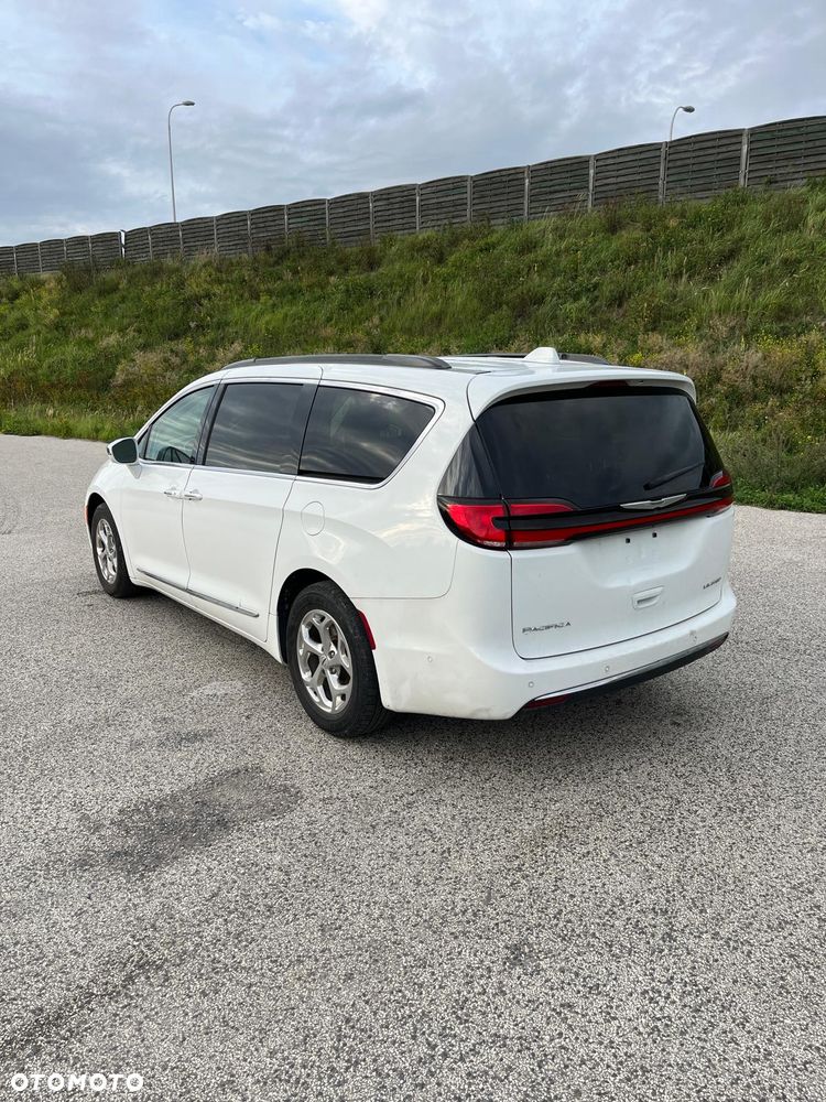 Chrysler Pacifica - 5