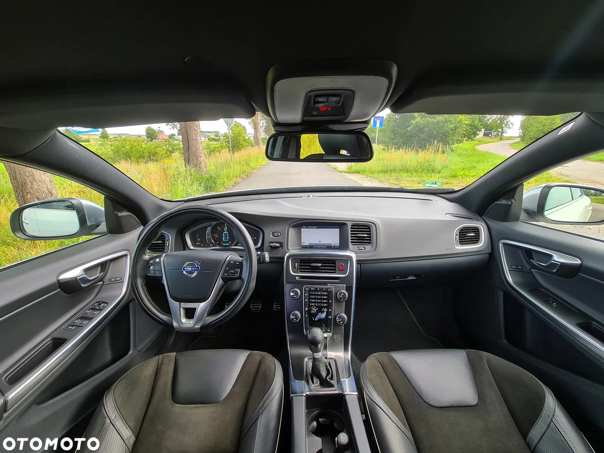 Volvo V60 D3 R-Design - 7