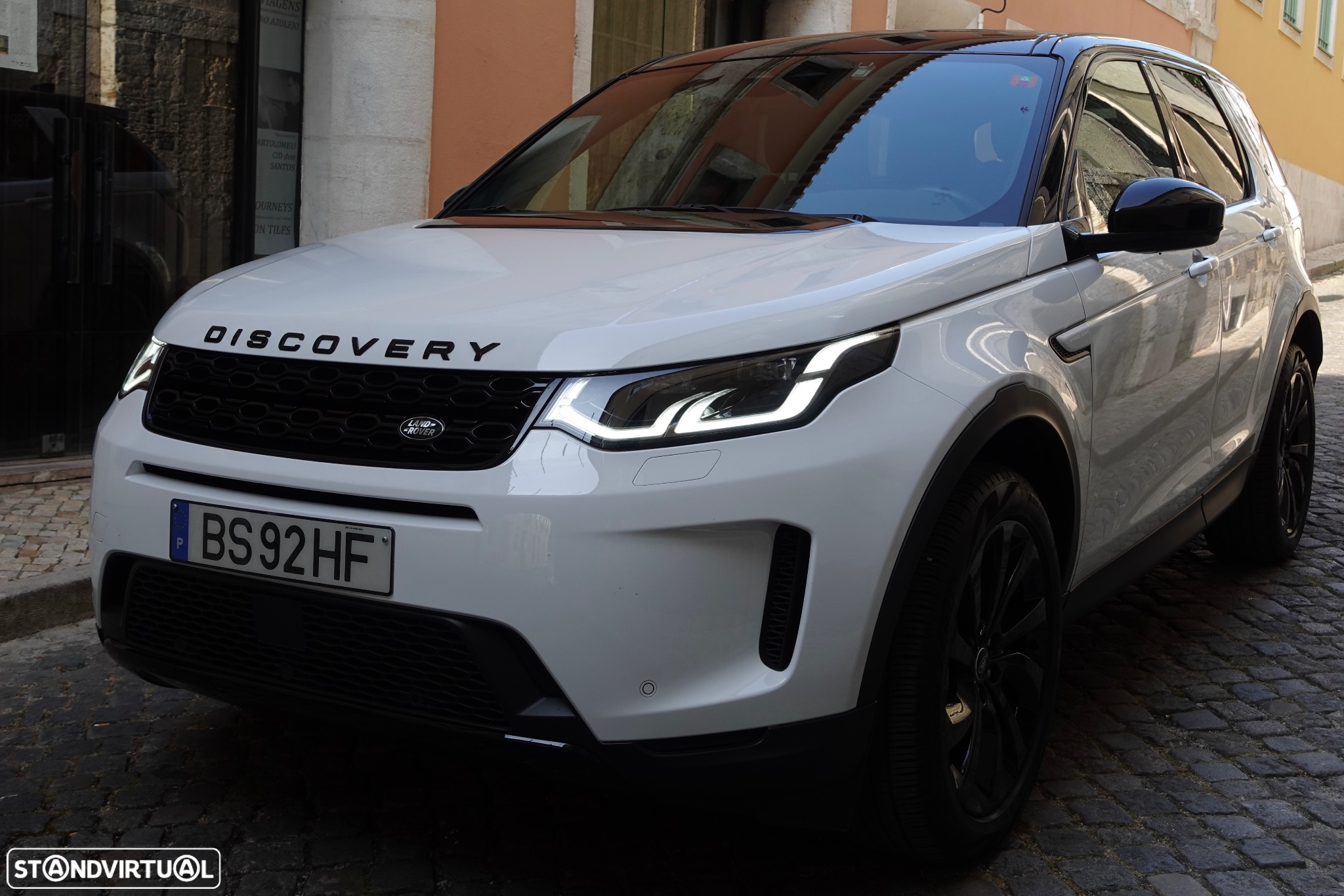 Land Rover Discovery Sport 1.5 I3 P300e AWD R-Dynamic SE - 3