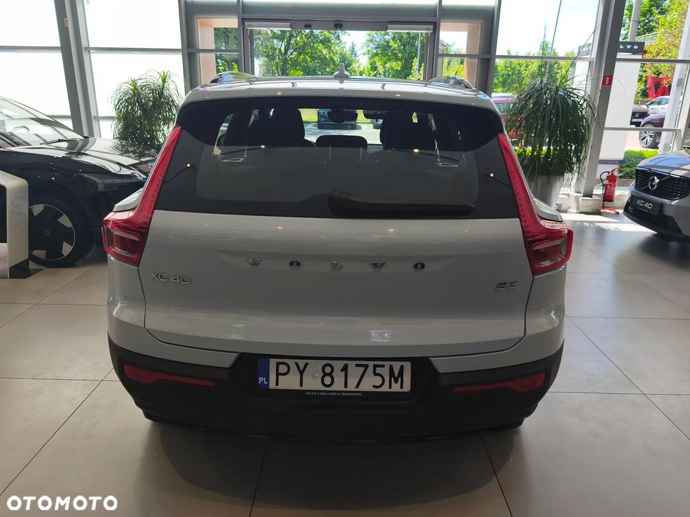 Volvo XC 40 B3 Plus Dark - 5