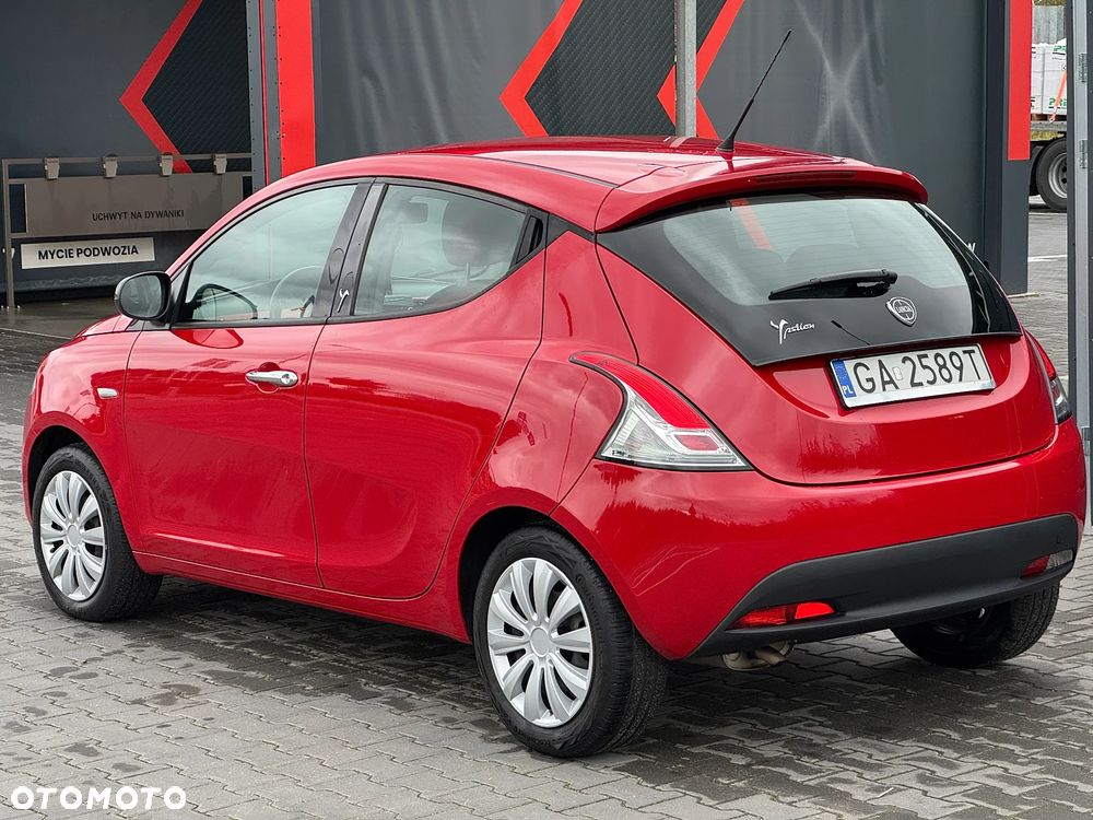 Lancia Ypsilon 1.2 8V Black&Red S&S - 3