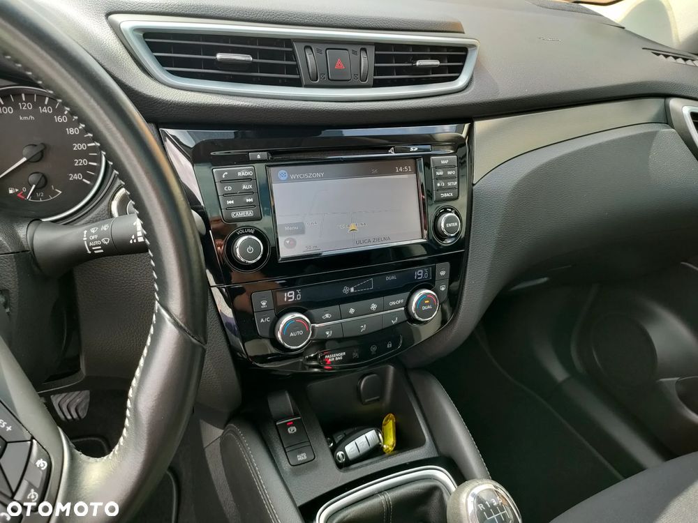 Nissan Qashqai 1.6 DIG-T Tekna - 18