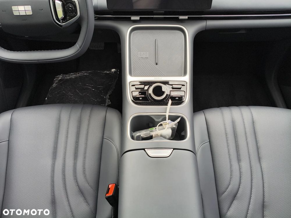 Geely Starray EM-i 1.5 PHEV Max - 28