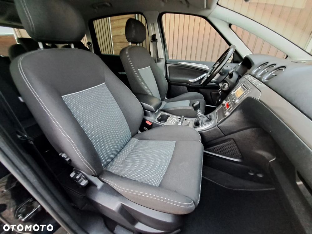 Ford S-Max 2.0 TDCi DPF Champions Edition - 31