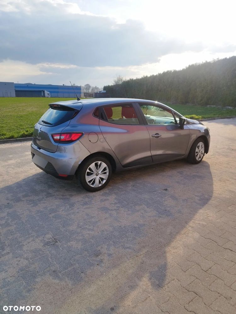 Renault Clio 1.2 16V 75 Experience - 5