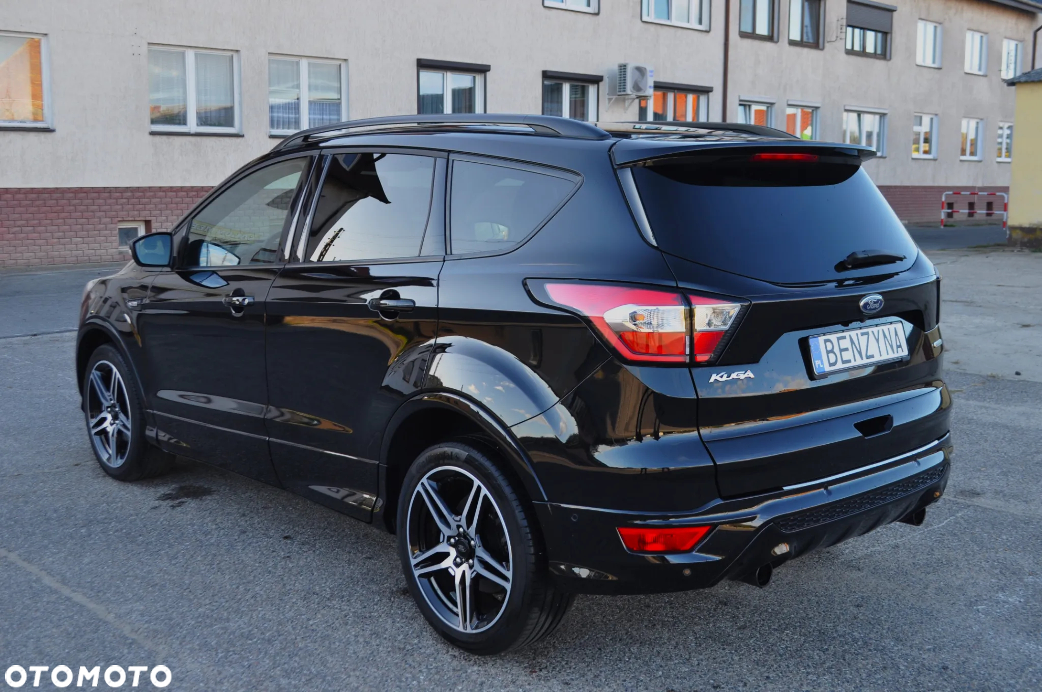 Ford Kuga 1.5 EcoBoost 2x4 ST-Line - 6