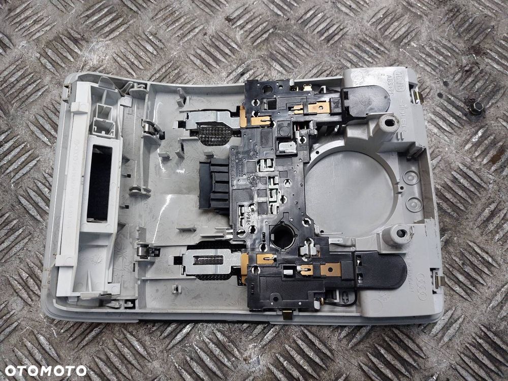 LAMPKA PODSUFITKI SEAT EXEO I 8E0947135A - 2