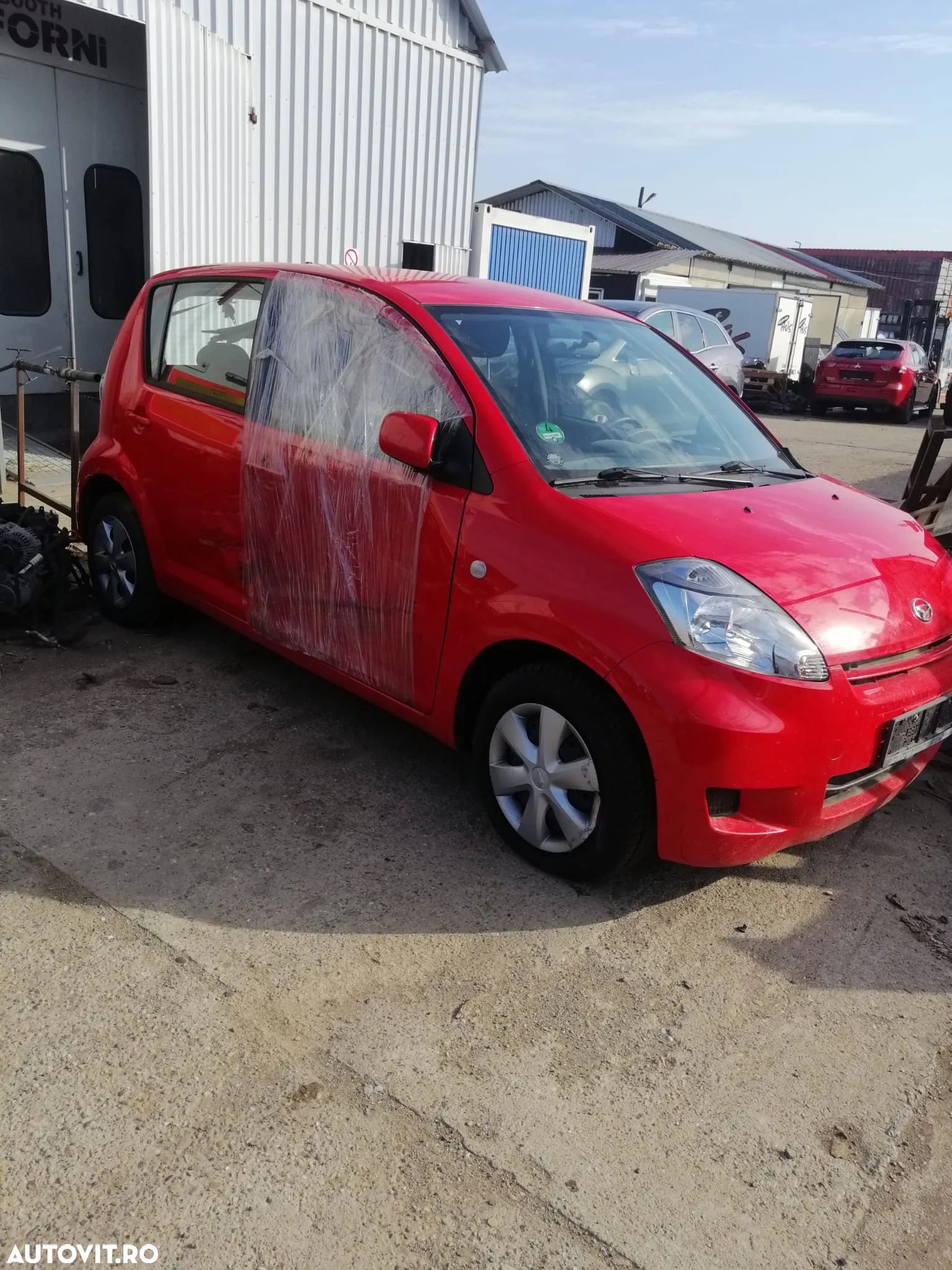 Dezmembrez Daihatsu Sirion - 7