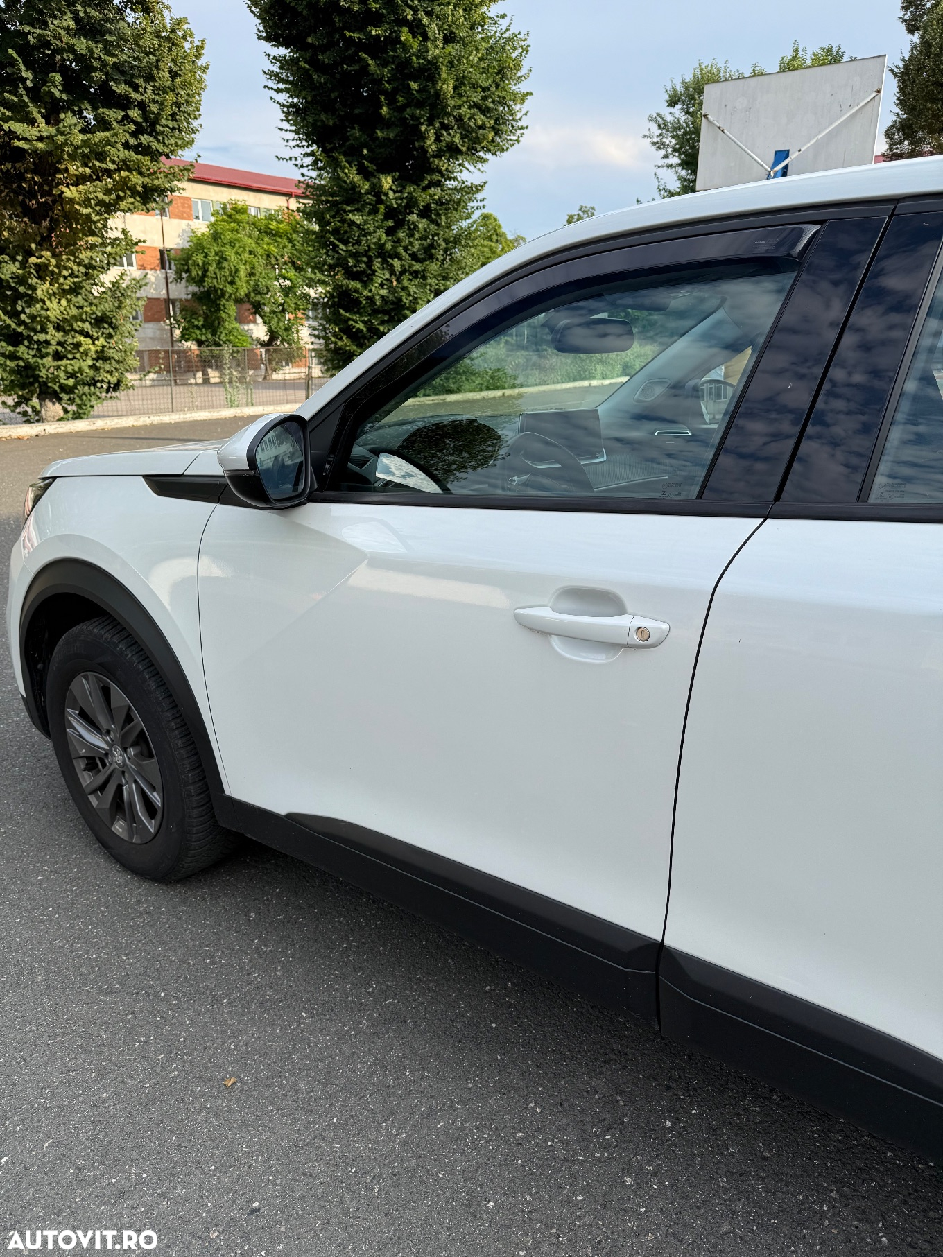 Peugeot 2008 1.2 L PureTech STT Active - 5