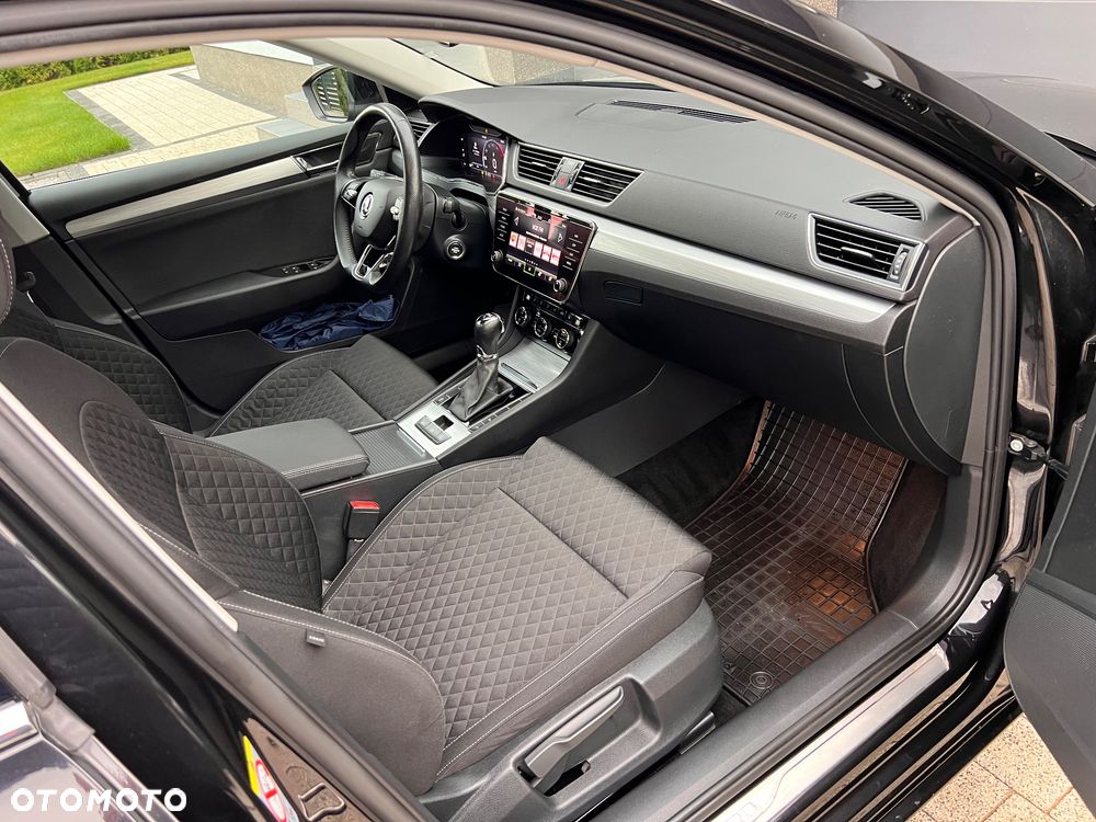 Skoda Superb 2.0 TDI SCR Style DSG - 9