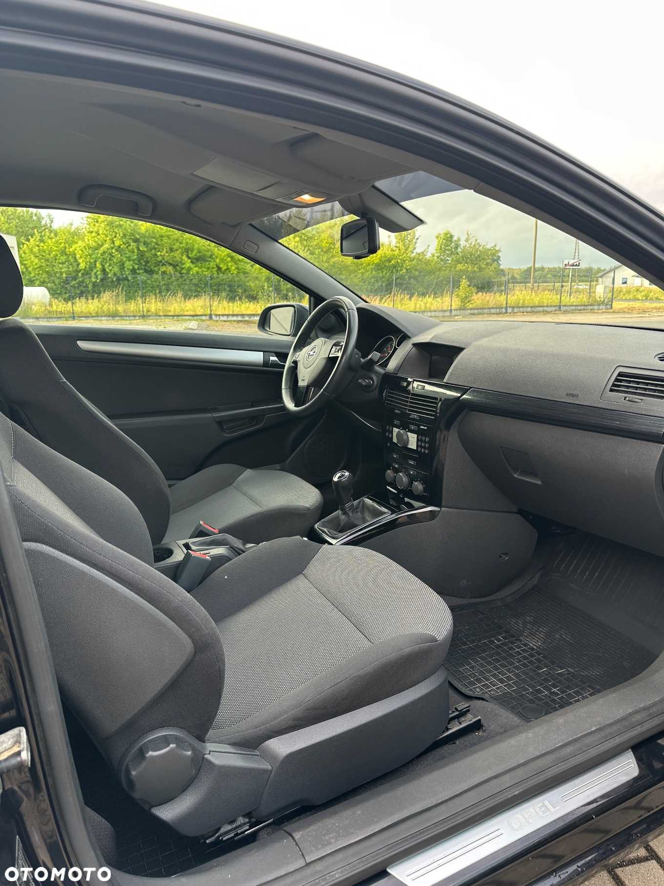 Opel Astra GTC 1.6 Sport - 11