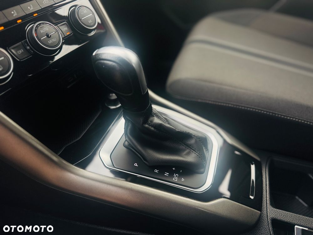 Volkswagen T-Roc 1.5 TSI ACT OPF DSG IQ.DRIVE - 10