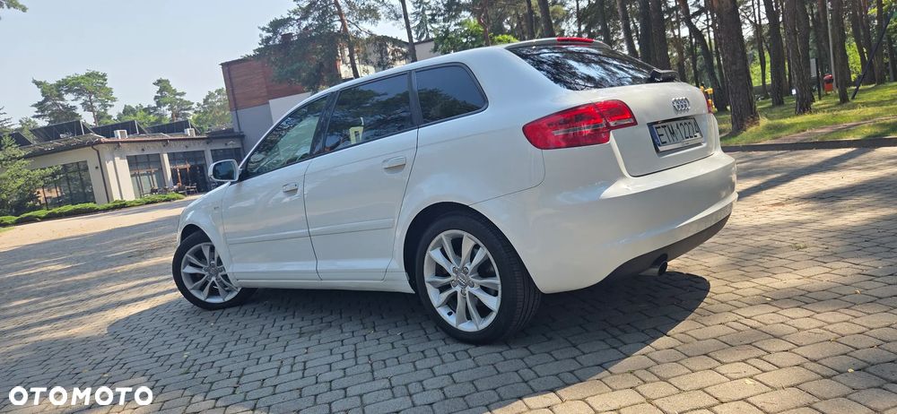 Audi A3 Sportback 1.6 TDI DPF S line Sportpaket - 15