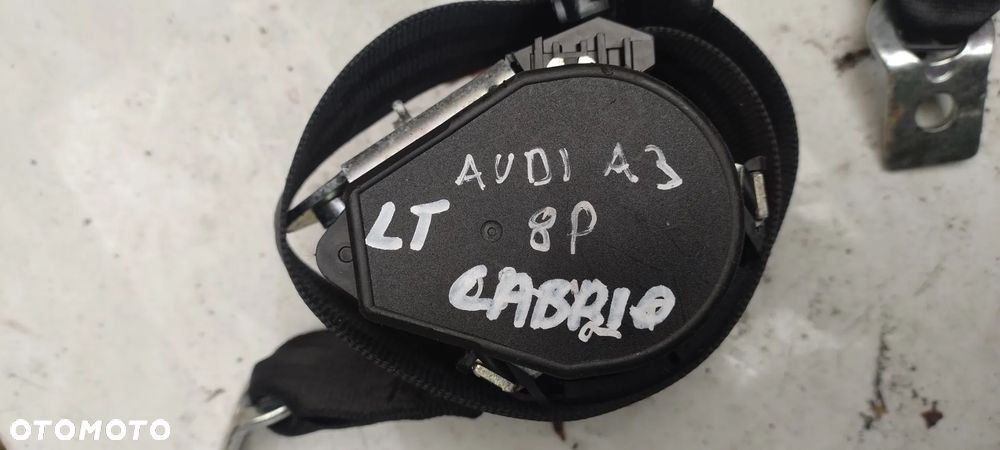 AUDI A3 8P pas bezpieczeństwa lewy tył - 1