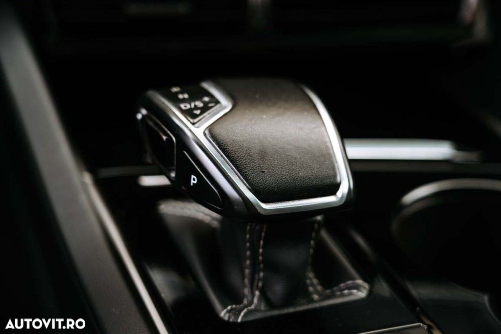 Volkswagen Touareg - 36