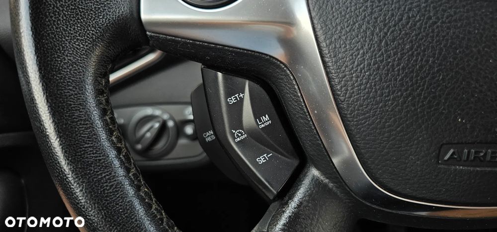 Ford Kuga 1.6 EcoBoost 2x4 Titanium - 13