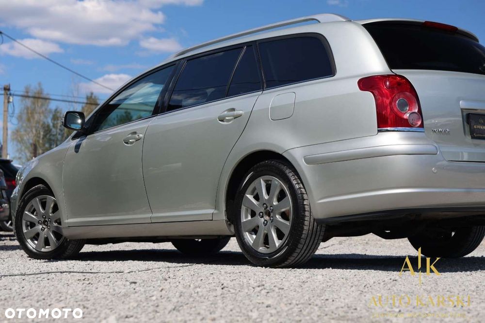 Toyota Avensis - 16