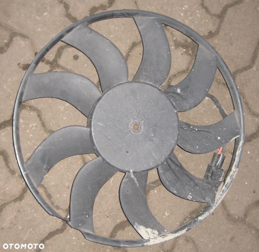 wentylator chłodnicy wyody BMW 2 F87 M2  2284887 - 1