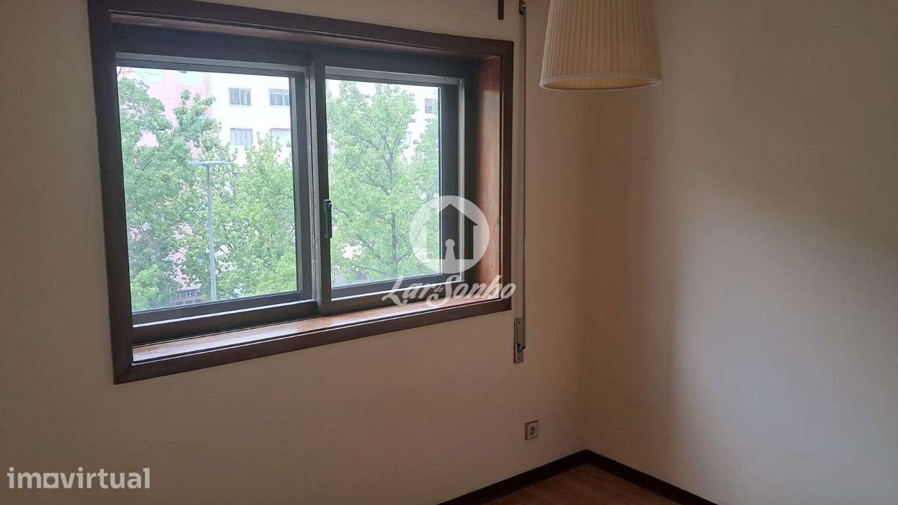 Apartamento T2, na zona da Rua Costa Cabral, junto ao Metro, dispon... - Grande imagem: 5/27