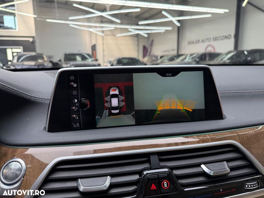 BMW Seria 7 740e iPerformance - 26