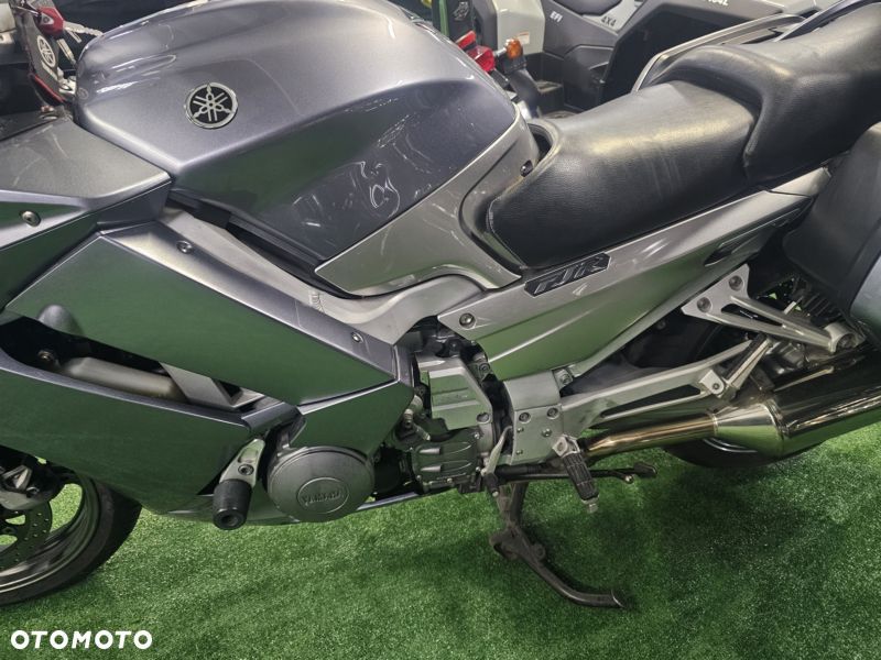 Yamaha FJR - 6