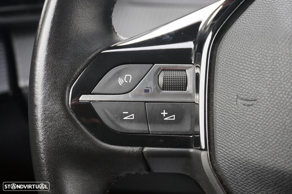 Peugeot 208 1.2 PureTech Allure - 10