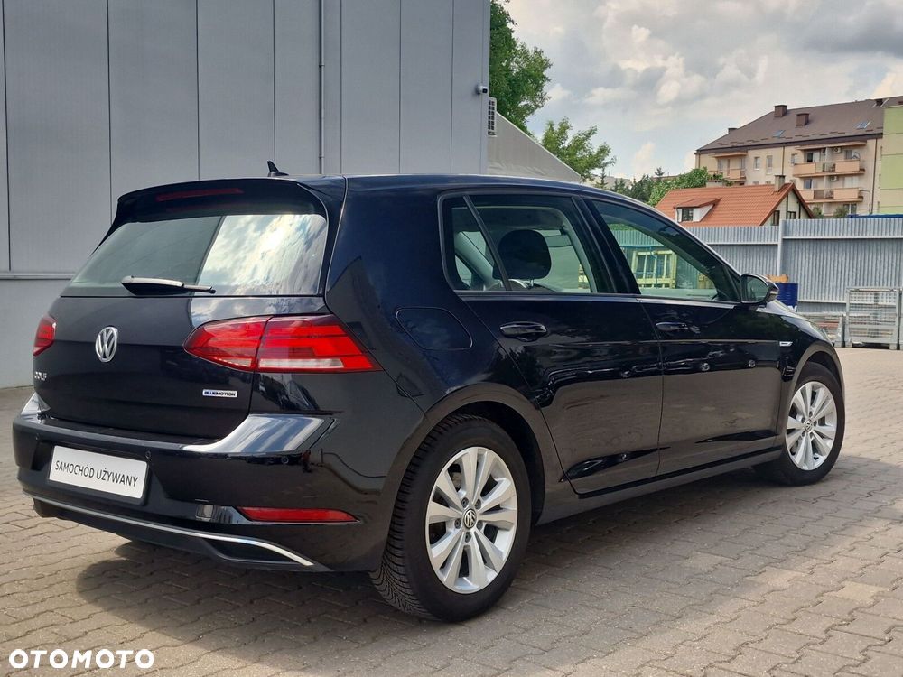 Volkswagen Golf - 23