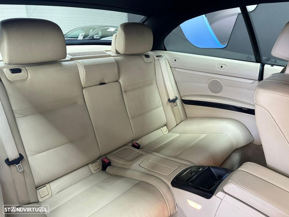 BMW 320 d Cabrio - 38