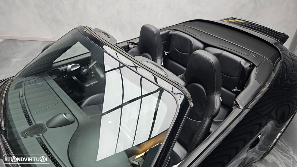 Porsche 911 (997) Carrera 4 S Cabriolet - 31